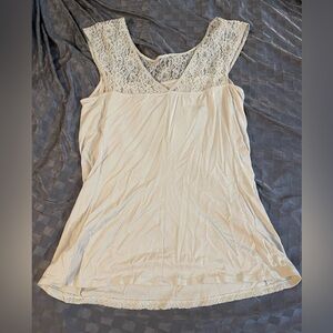 Women’s Express Lace Top